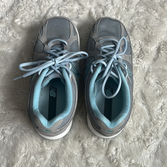 New Balance 877 gray and light blue women’s walking sneaker size 8.5 - Picture 4 of 4